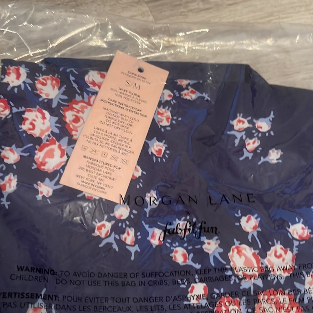 Morgan Lane X Fab Fit Fun Satin Robe - Picture 3 of 4